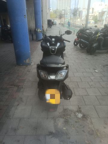 מודעת רכב קימקו דאון-טאון 350