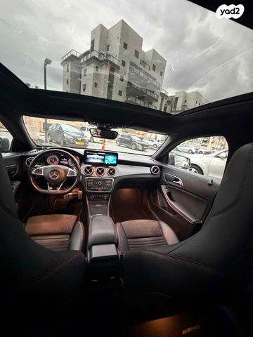 מודעת רכב מרצדס-בנץ CLA 1