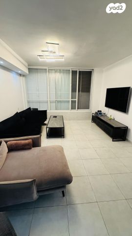 רחבעם זאבי 38