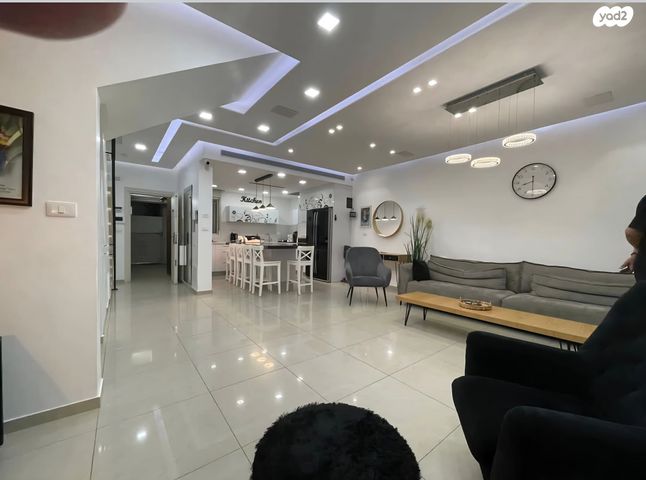 ישראל פולי פוליאקוב 8