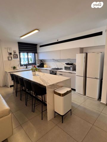 חיים לסקוב 6