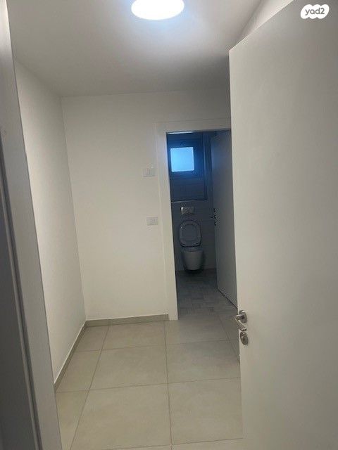 אורי אלמוג 2