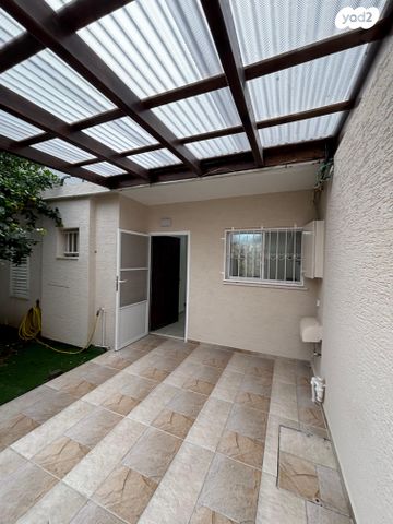 טרומפלדור 22