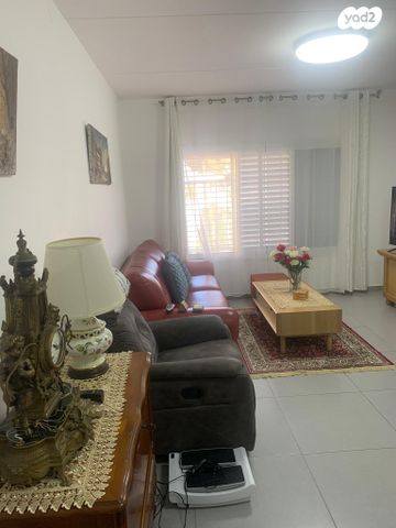 יהודה בורלא 22