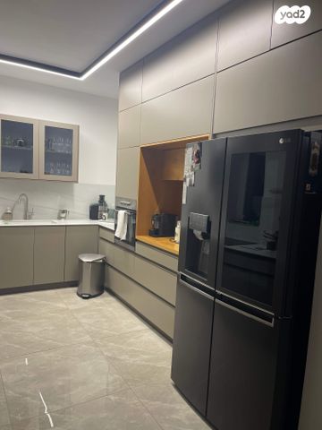 שדרות רחבעם זאבי 11