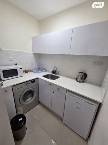 רות המואביה 15