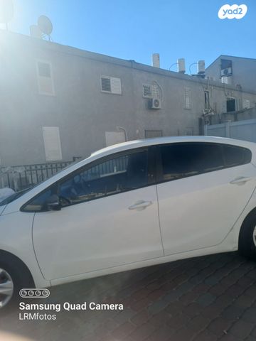 מודעת רכב מרצדס-בנץ C-class