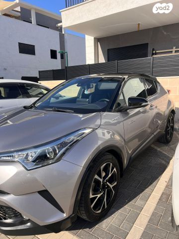 מודעת רכב טויוטה C-HR
