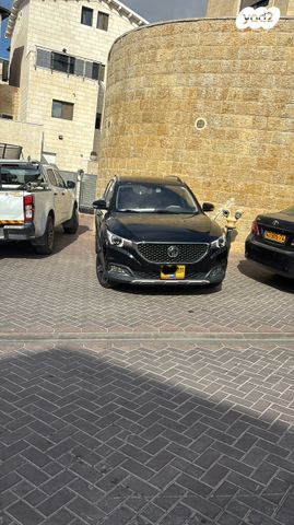 מודעת רכב אם ג'י ZS