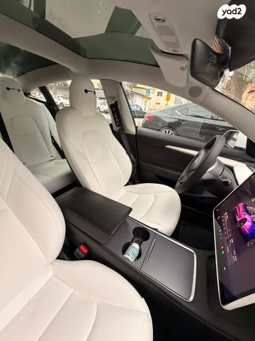 מודעת רכב טסלה מודל 3