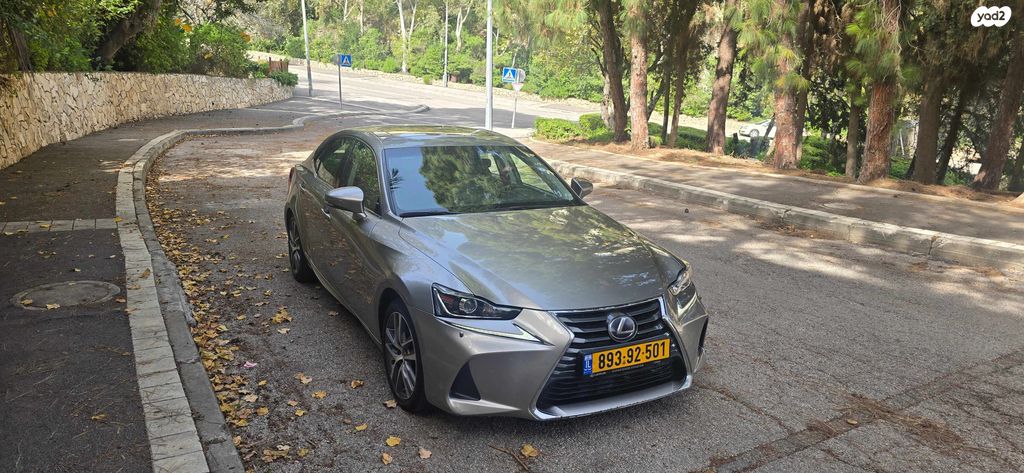 מודעת רכב לקסוס IS