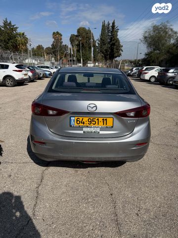 מודעת רכב מאזדה 3