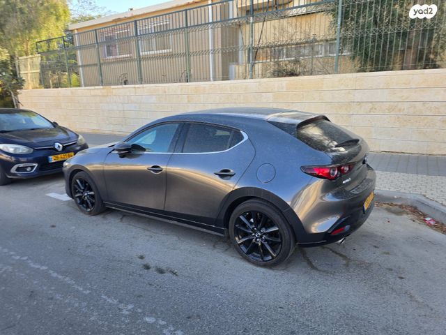 מודעת רכב מאזדה 3