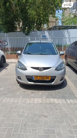 מודעת רכב מאזדה 2