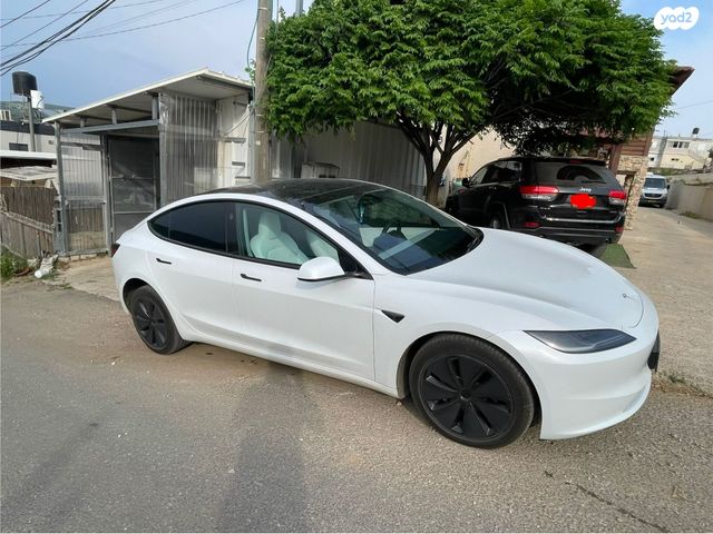 מודעת רכב טסלה מודל 3