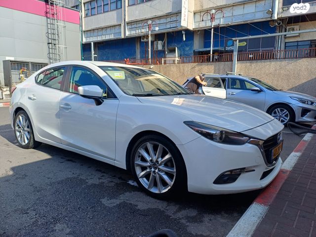 מודעת רכב מאזדה 3