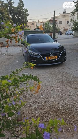 מודעת רכב מאזדה 3