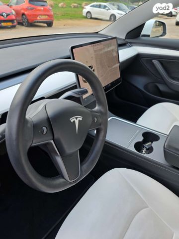 מודעת רכב טסלה מודל 3