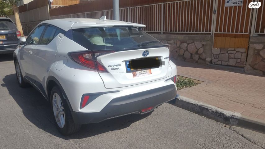 מודעת רכב טויוטה C-HR