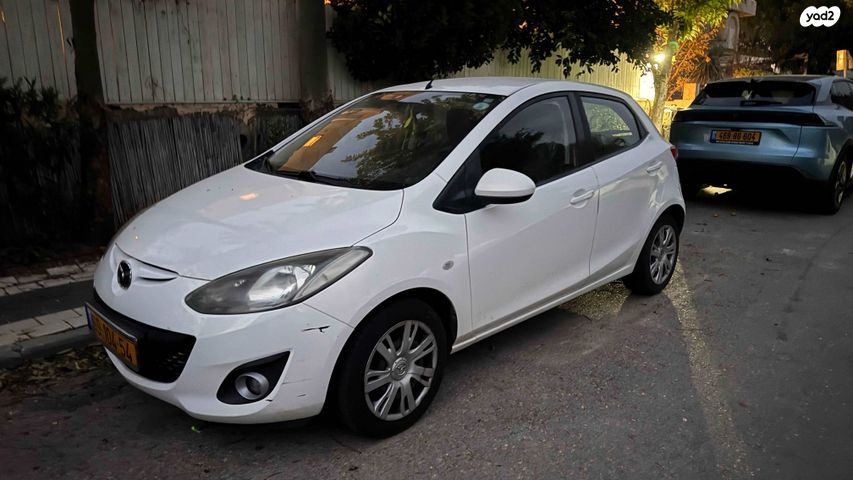 מודעת רכב מאזדה 2