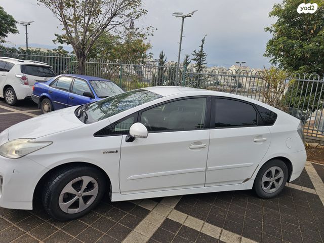 מודעת רכב טויוטה פריוס