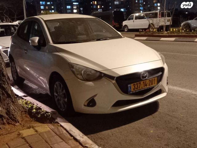 מודעת רכב מאזדה 2