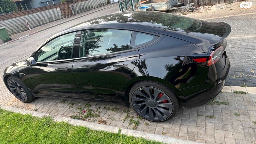 מודעת רכב טסלה מודל 3