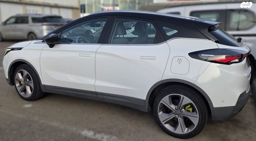 מודעת רכב ג׳ילי Geometry C