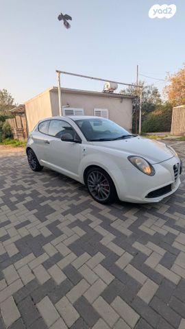 מודעת רכב אלפא רומיאו מיטו