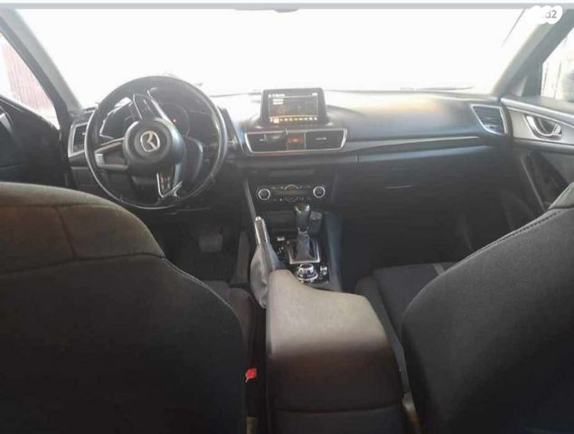 מודעת רכב מאזדה 3