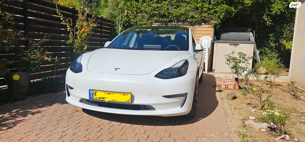 מודעת רכב טסלה מודל 3