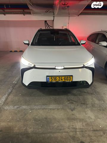 מודעת רכב ג׳ילי Geometry C