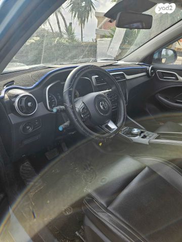 מודעת רכב אם ג'י ZS