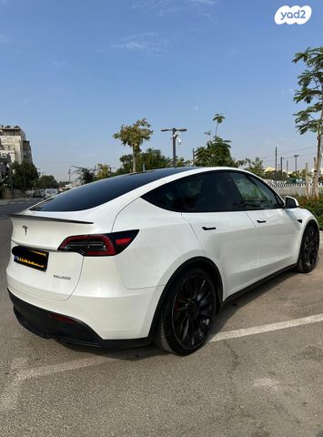 מודעת רכב טסלה מודל Y