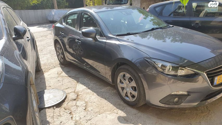מודעת רכב מאזדה 3