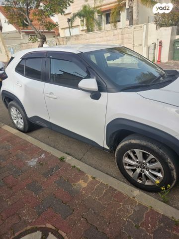 מודעת רכב טויוטה יאריס קרוס