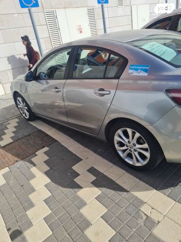 מודעת רכב מאזדה 3