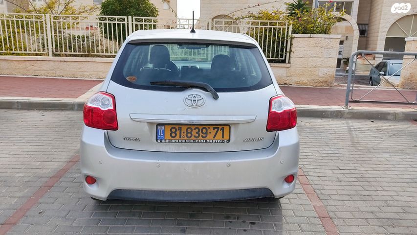 מודעת רכב טויוטה אוריס