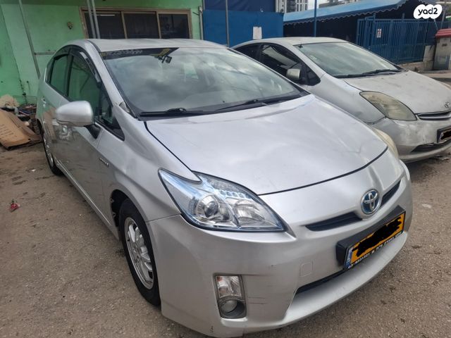 מודעת רכב טויוטה פריוס