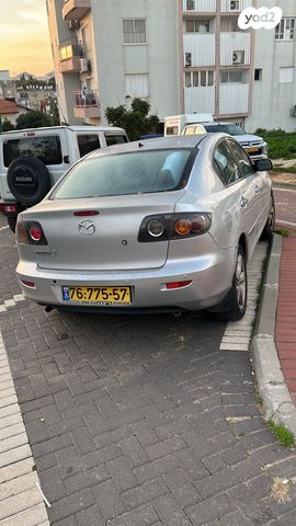 מודעת רכב מאזדה 3