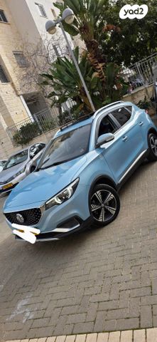 מודעת רכב אם ג'י ZS