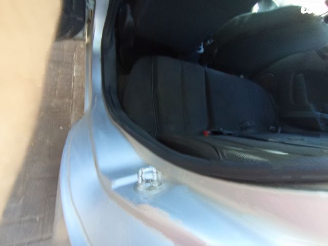 מודעת רכב מאזדה 2