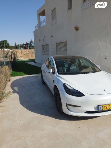 מודעת רכב טסלה מודל 3