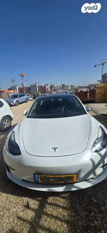 מודעת רכב טסלה מודל 3