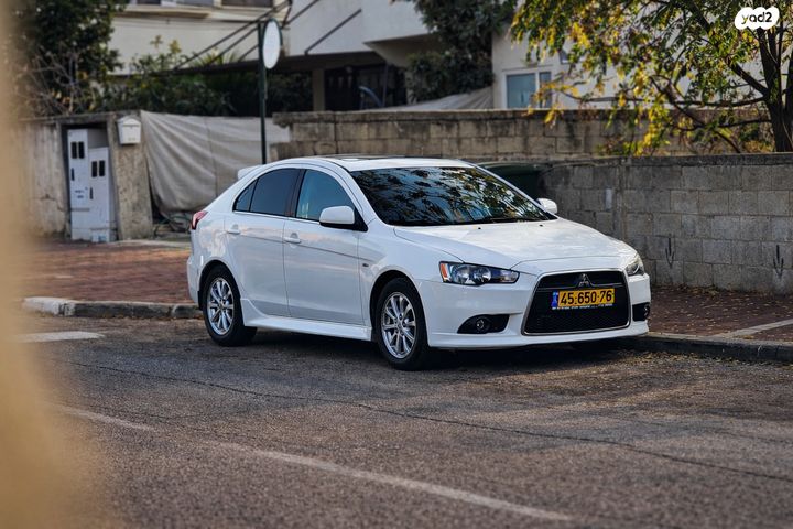 מודעת רכב מיצובישי לנסר