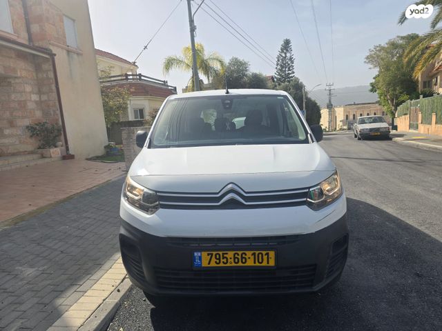 מודעת רכב סיטרואן ברלינגו