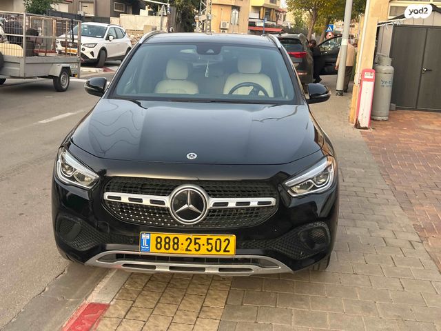 מודעת רכב מרצדס-בנץ GLA