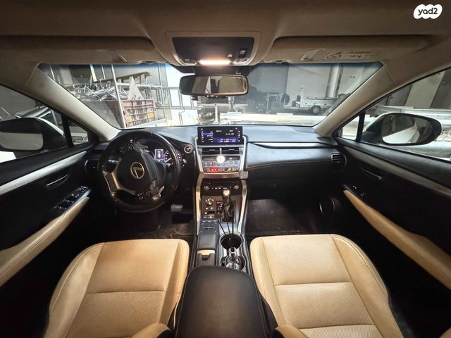 מודעת רכב לקסוס NX