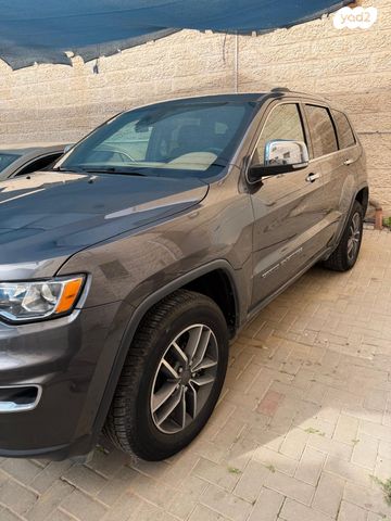 מודעת רכב ג'יפ גרנד צ'ירוקי