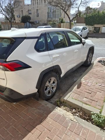 מודעת רכב טויוטה RAV4